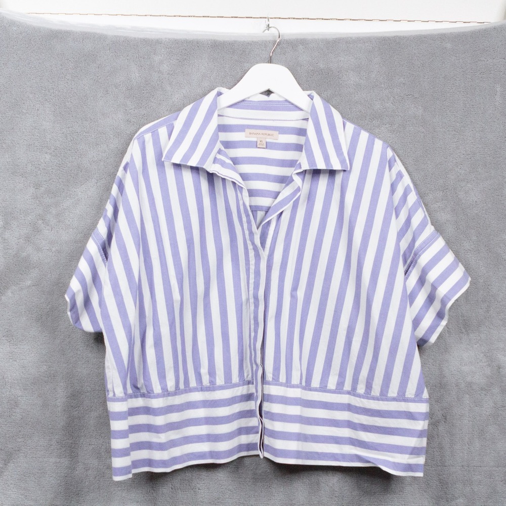 Banana Republic Lavender and White Striped Short-Sleeve Button Down Shirt - Picture 2 of 7